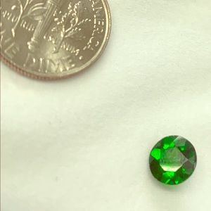 Russian diaopside 7 mm round 1.18 cts